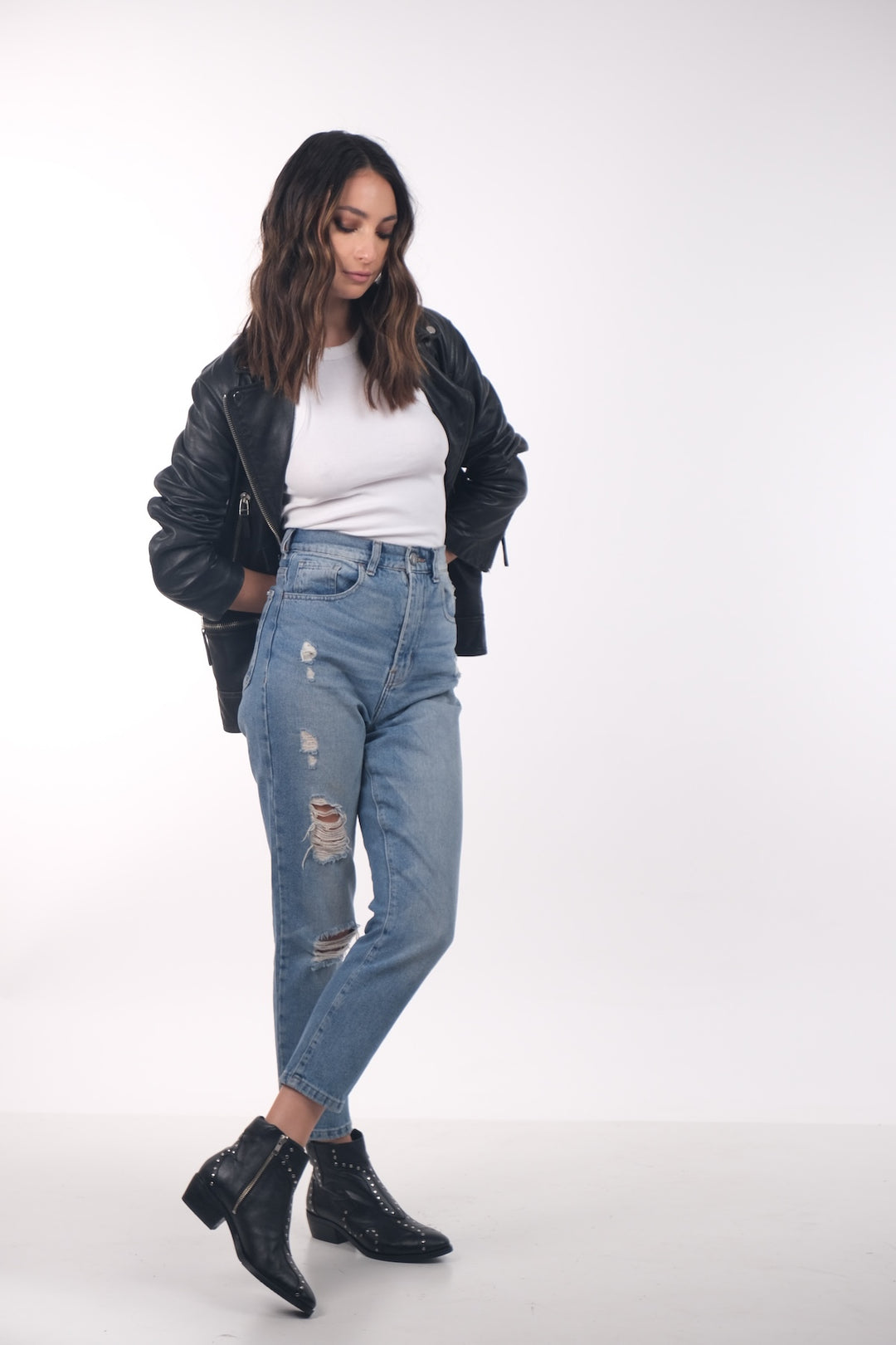 BOTÍN DE CUERO NICOLE NEGRO