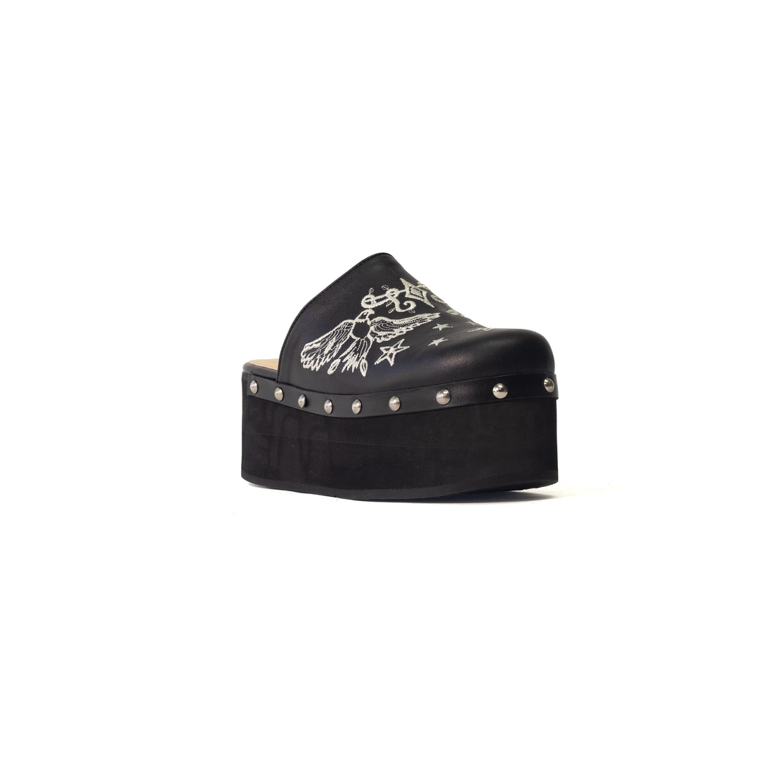 ZUECO DE CUERO ISI NEGRO ALTO
