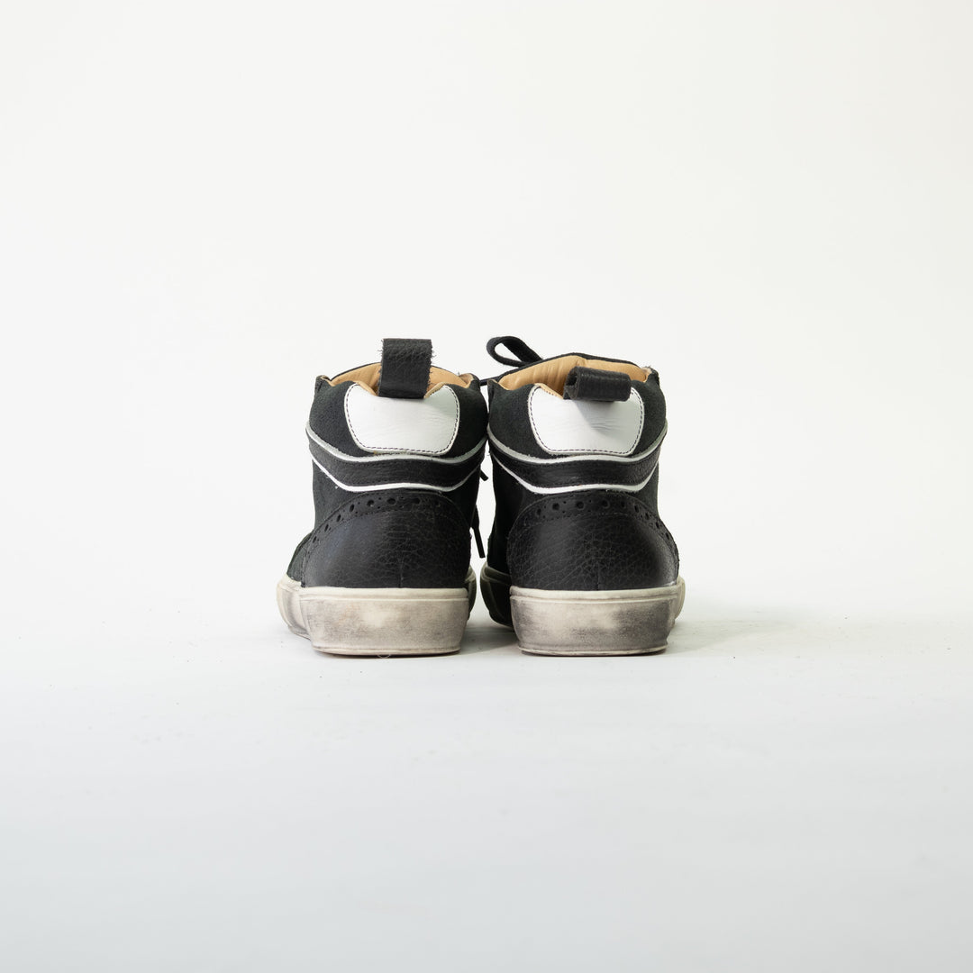 ZAPATILLA CAMI NEGRA DE CUERO MUJER