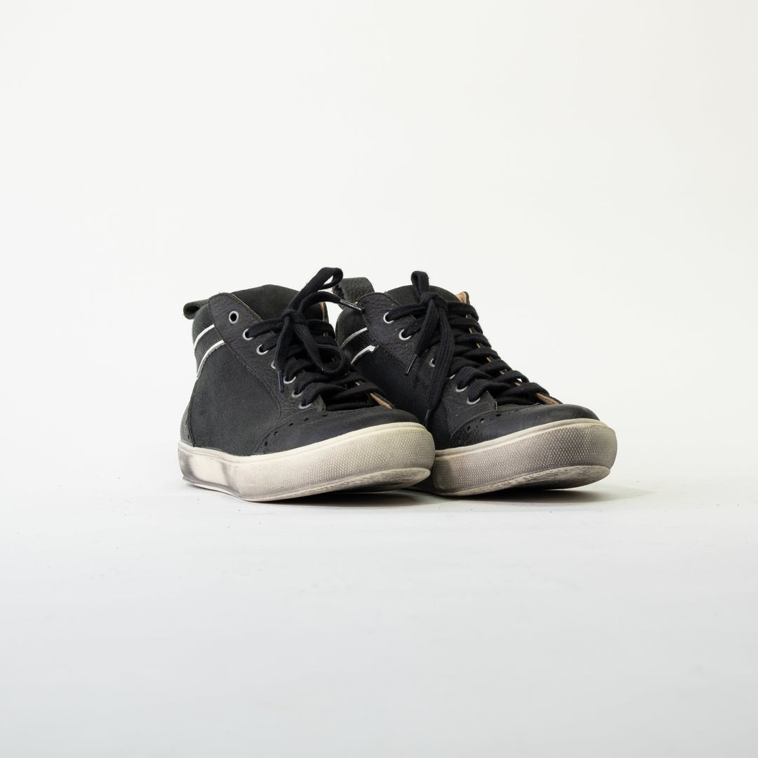 ZAPATILLA CAMI NEGRA DE CUERO MUJER