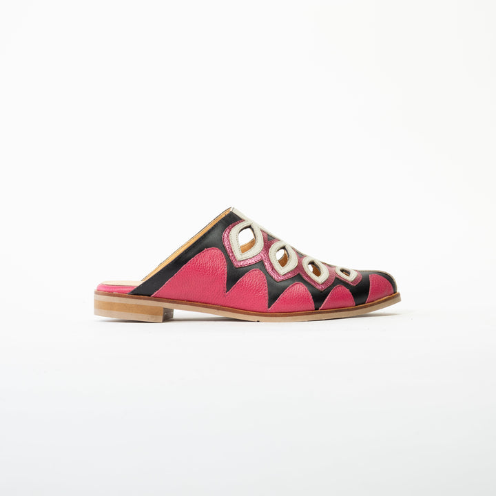 PUNTILLA DE CUERO FLOR FUCSIA