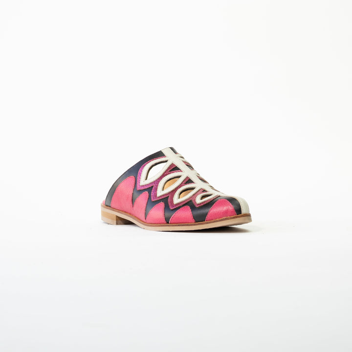 PUNTILLA DE CUERO FLOR FUCSIA