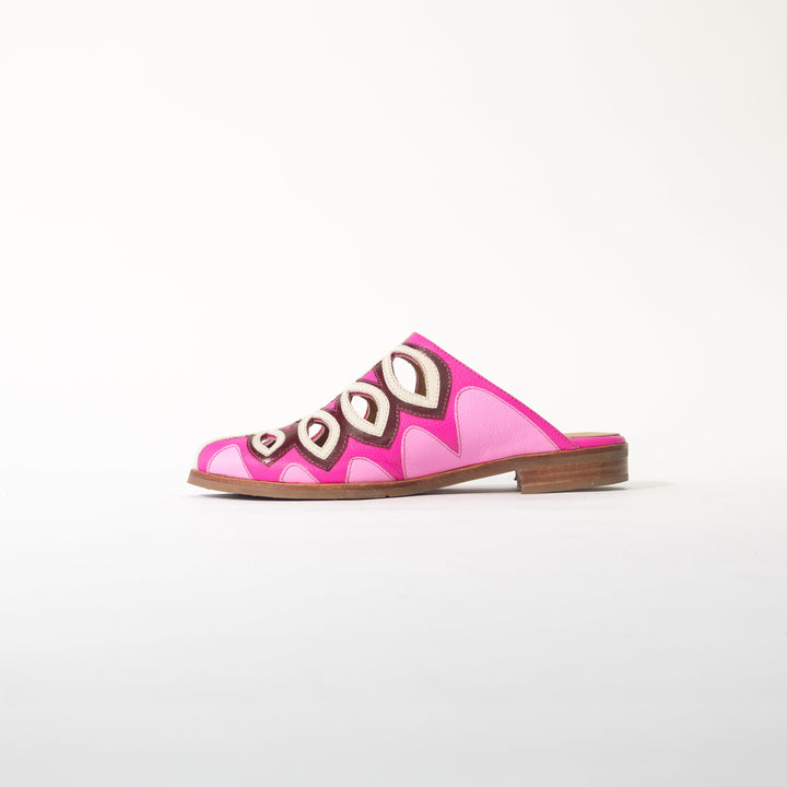 PUNTILLA DE CUERO FLOR CHICLE