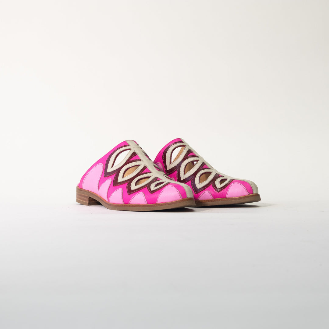 PUNTILLA DE CUERO FLOR CHICLE