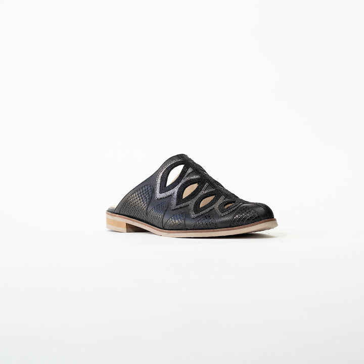 PUNTILLA DE CUERO FLOR NEGRA