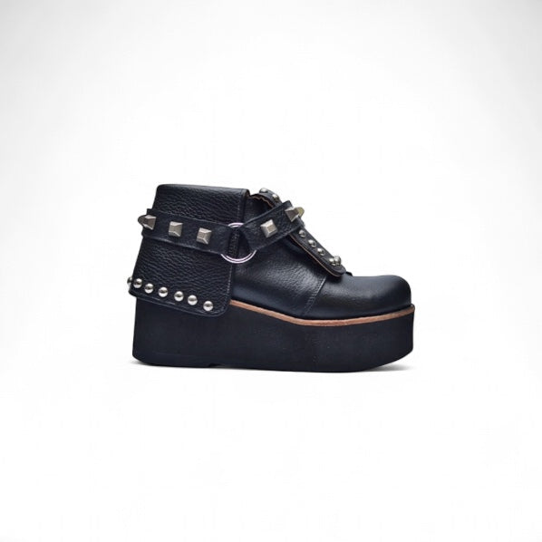 BOTIN LOLA DE PLATAFORMA NEGRO DE CUERO
