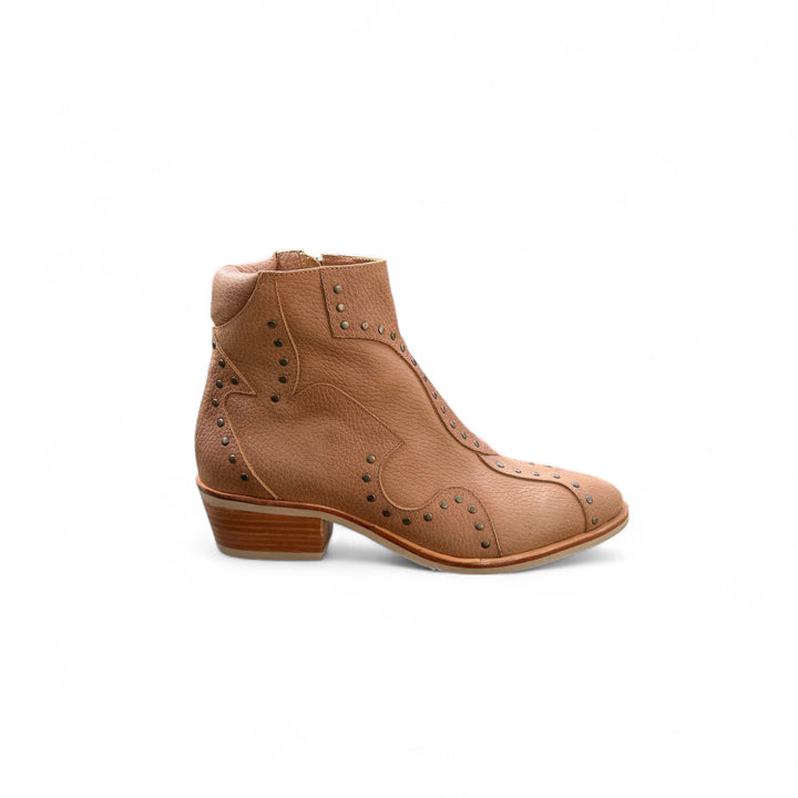 BOTÍN DE CUERO NICOLE CAMEL