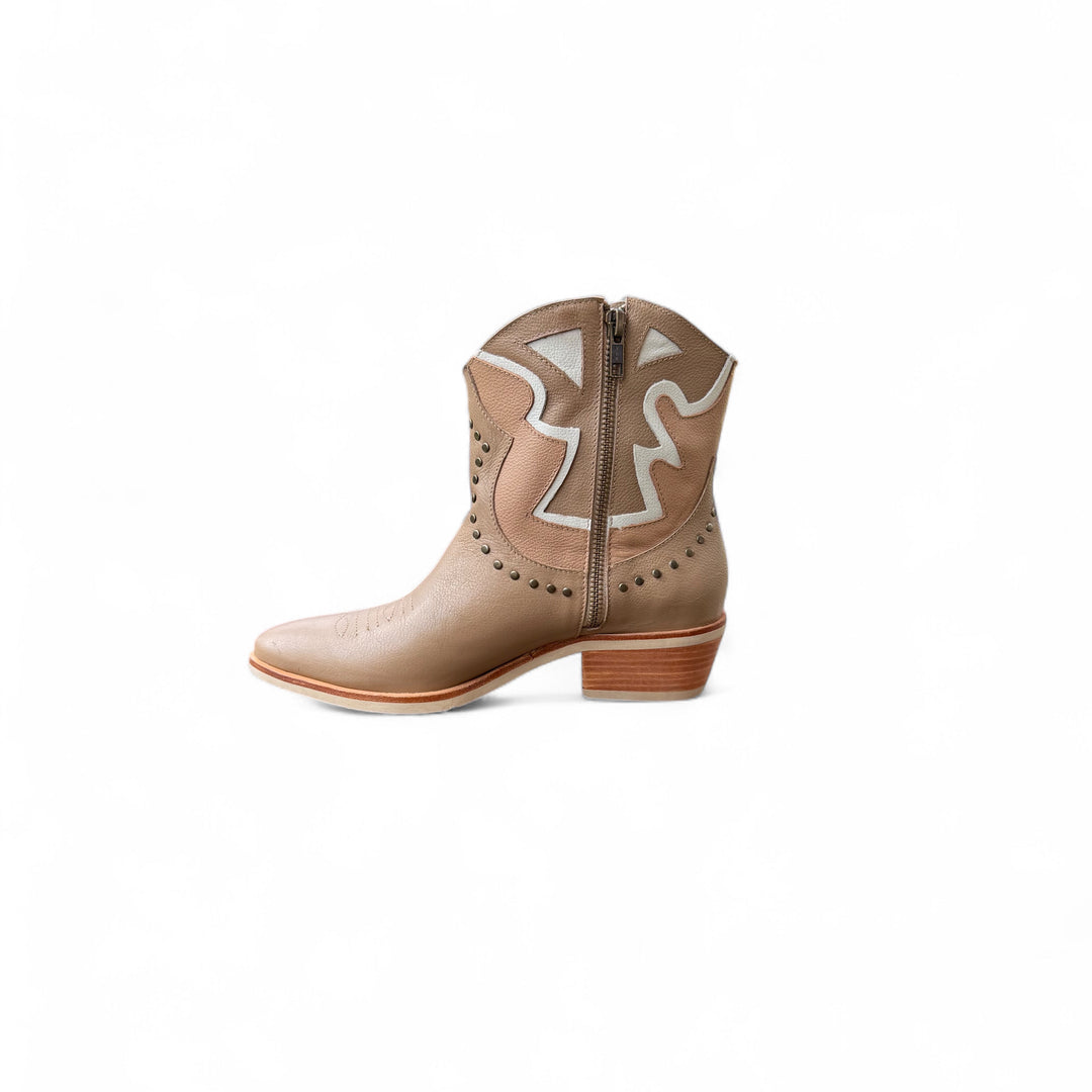 BOTIN DE CUERO ROBERTA CAMEL