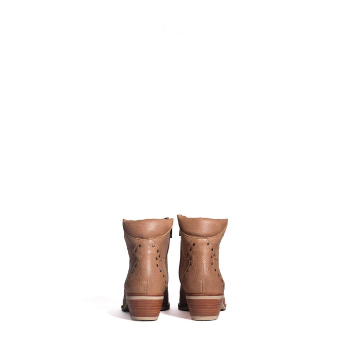 BOTÍN DE CUERO NICOLE CAMEL
