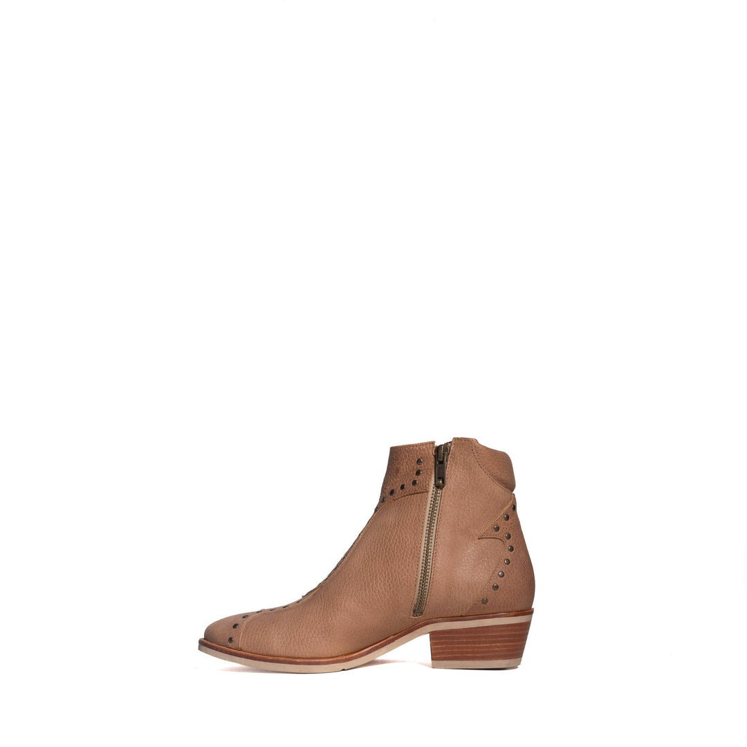 BOTÍN DE CUERO NICOLE CAMEL