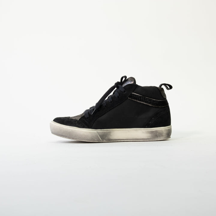 ZAPATILLA DE CUERO CAMI NEGRA PLATA