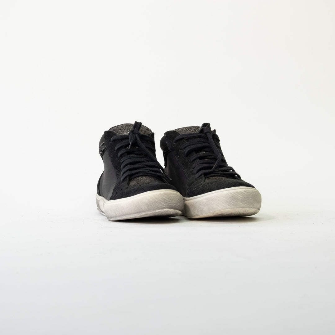 ZAPATILLA DE CUERO CAMI NEGRA PLATA