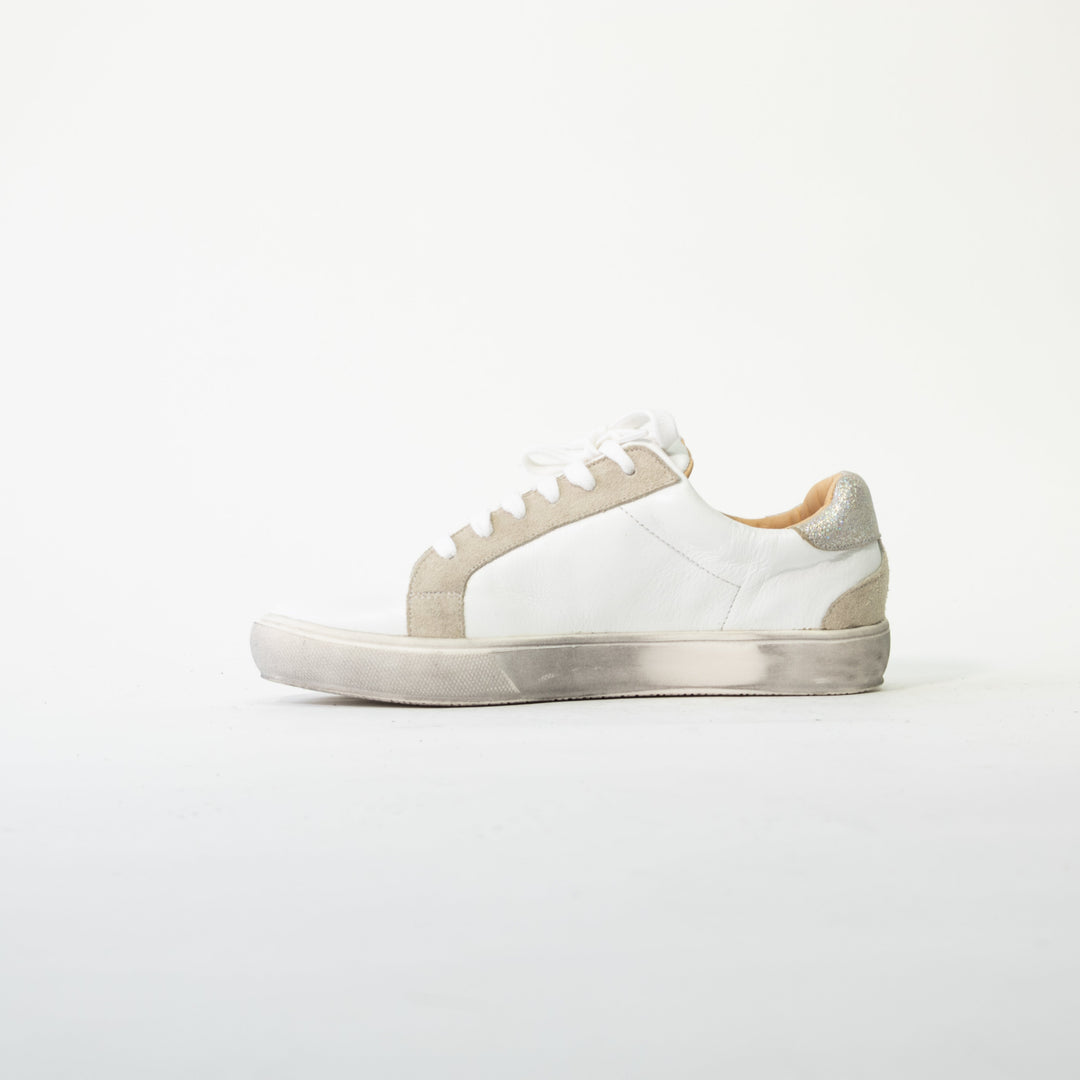ZAPATILLA DE CUERO LAURA BLANCA