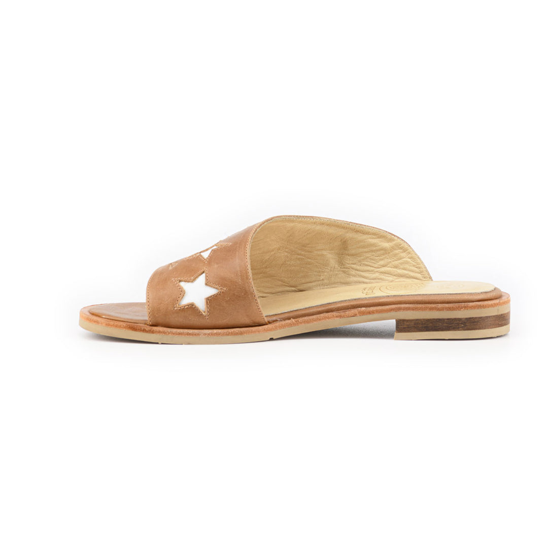 SANDALIA DE CUERO VERO CAMEL