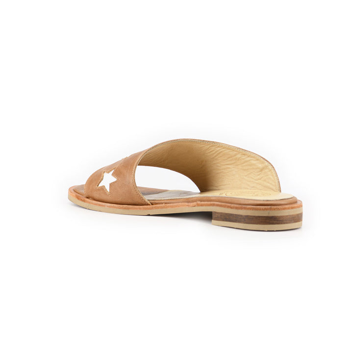 SANDALIA DE CUERO VERO CAMEL